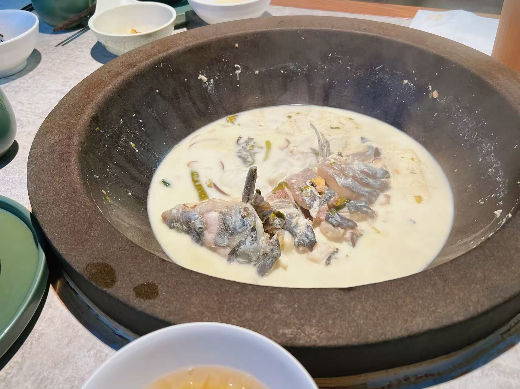 鲜潭蒸汽石锅鱼(五道口购物中心店) 1